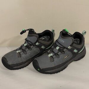 Kid’s size 2 Keen Waterproof Hikers Targhee